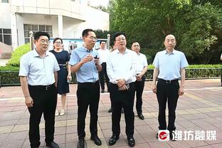 多诺万：场上五人保持联系至关重要 做不到的话很难有赢球机会